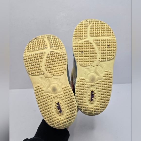 Nike | LeBron 19 TD 'Easter' pastel yellow sporty activewear sneakers Toddler 9 - Picture 11 of 11